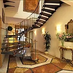 Hotel Borghese Contemporary 4*