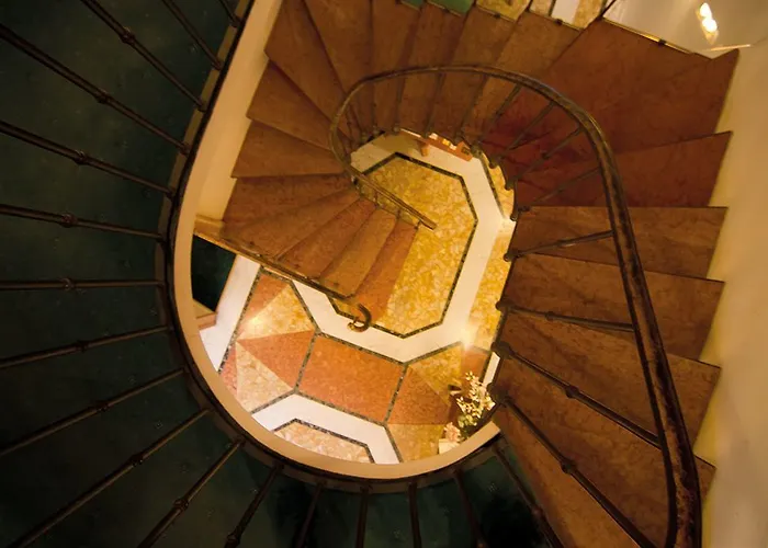 Borghese Contemporary