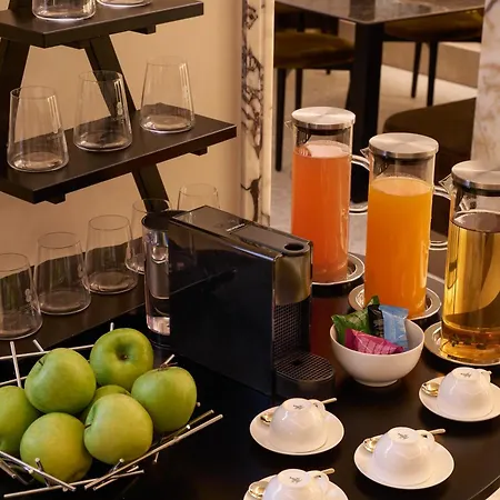Отель Borghese Contemporary 4*