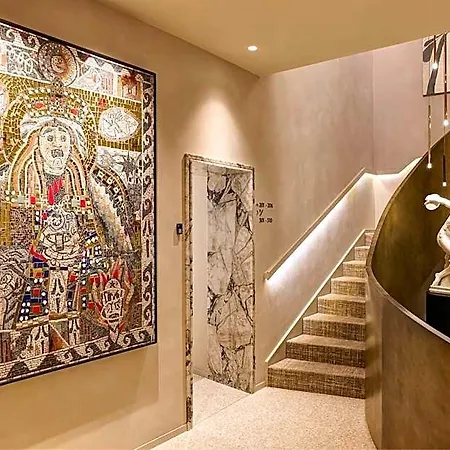 Borghese Contemporary