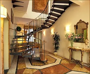 Отель Borghese Contemporary 4*