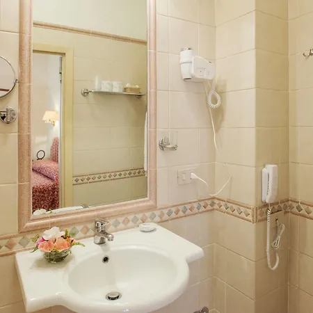 Отель Borghese Contemporary Рим