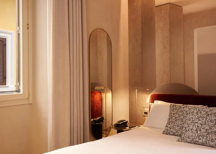 מלון Borghese Contemporary 4*